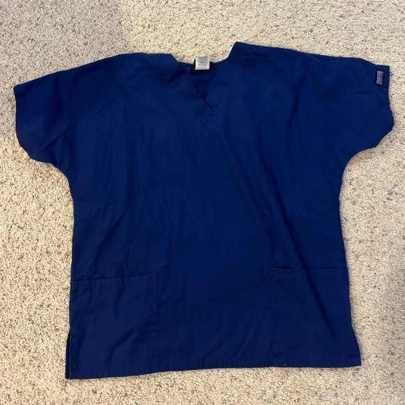 Two medium scrub tops - Picture 4 of 5